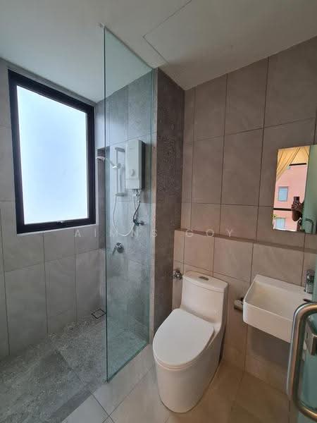 Kediaman Servis untuk Disewa di Emerald 9 - Aimns Goy - Bathroom - PropertyGuru.com.my