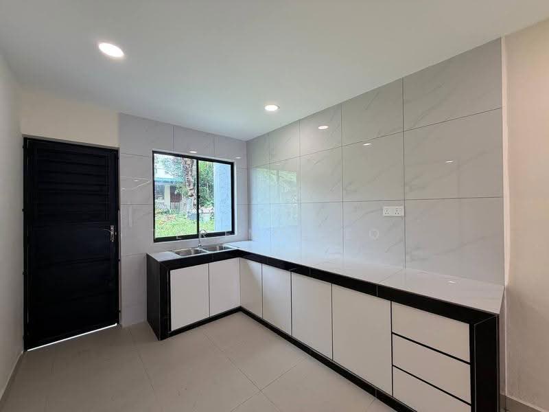 Rumah Teres untuk Dijual di Skudai (Johor) - Terence Eo - Kitchen - PropertyGuru.com.my