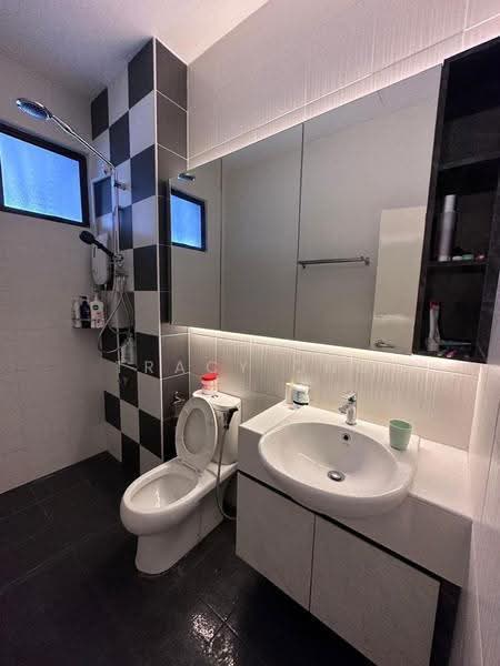 Rumah Teres 2-Tingkat untuk Dijual di Taman Bestari Perdana (Pasir Gudang) - Tracy Ong - Bathroom - PropertyGuru.com.my