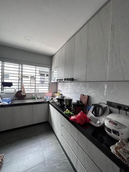Rumah Teres 2-Tingkat untuk Dijual di Taman Bestari Perdana (Pasir Gudang) - Tracy Ong - Kitchen - PropertyGuru.com.my