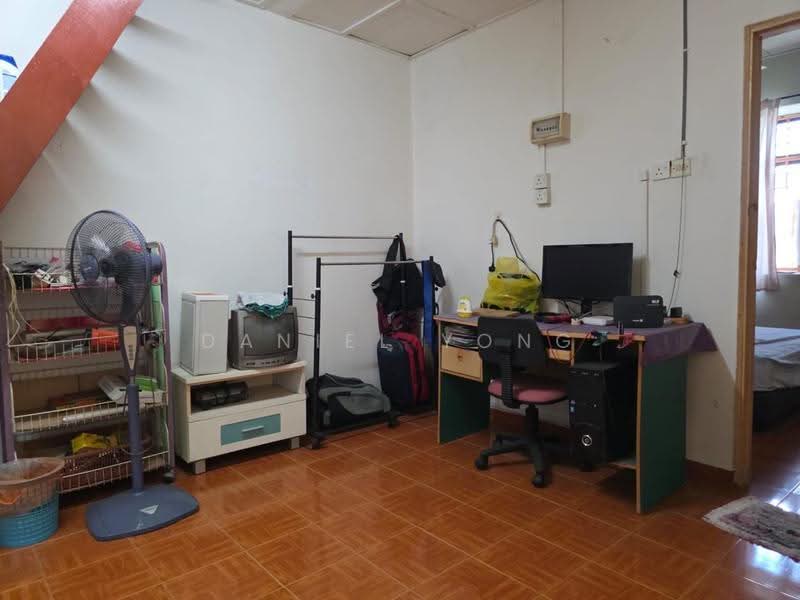 2-storey Terraced House for Sale in Taman Bersatu (Kulai) - Daniel Yong - Study - PropertyGuru.com.my