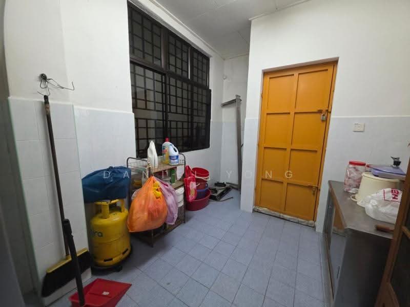 2-storey Terraced House for Sale in Taman Bersatu (Kulai) - Daniel Yong - Kitchen - PropertyGuru.com.my