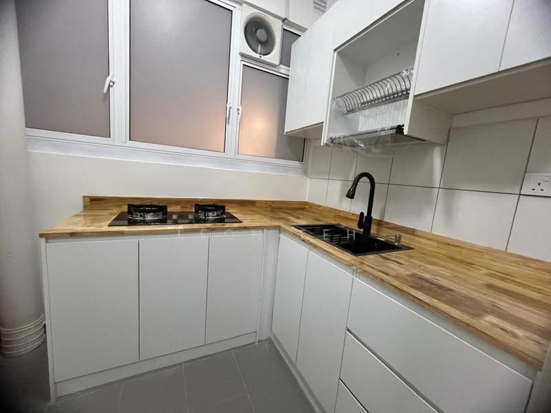 Kediaman Servis untuk Dijual di Tuan 2egacy - Leon Teh - Kitchen - PropertyGuru.com.my