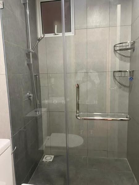 Kediaman Servis untuk Dijual di Tuan 2egacy - Leon Teh - Bathroom - PropertyGuru.com.my