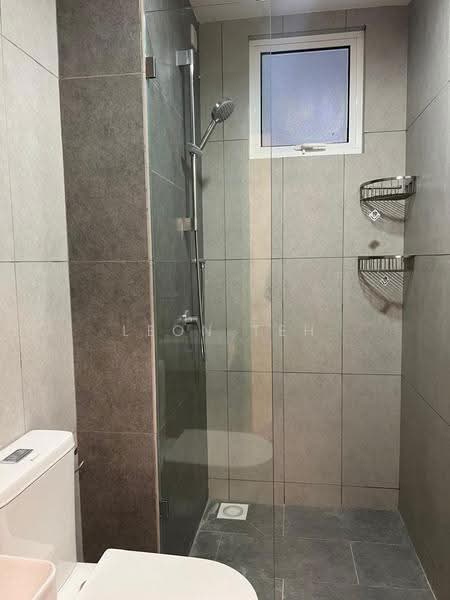 Kediaman Servis untuk Dijual di Tuan 2egacy - Leon Teh - Bathroom - PropertyGuru.com.my