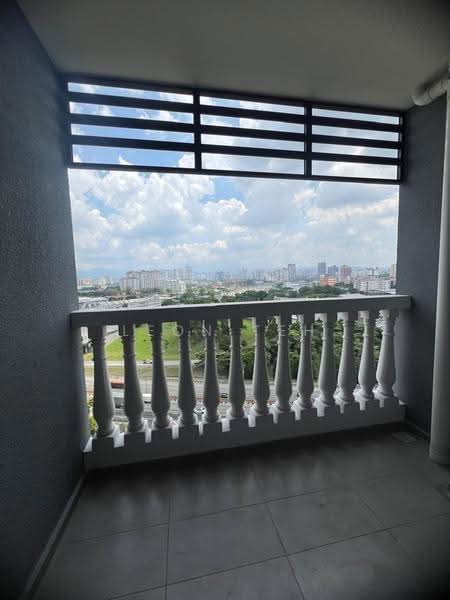 Kediaman Servis untuk Dijual di Tuan 2egacy - Leon Teh - Balcony - PropertyGuru.com.my