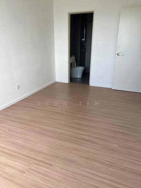 Kediaman Servis untuk Dijual di Tuan 2egacy - Leon Teh - Bathroom - PropertyGuru.com.my