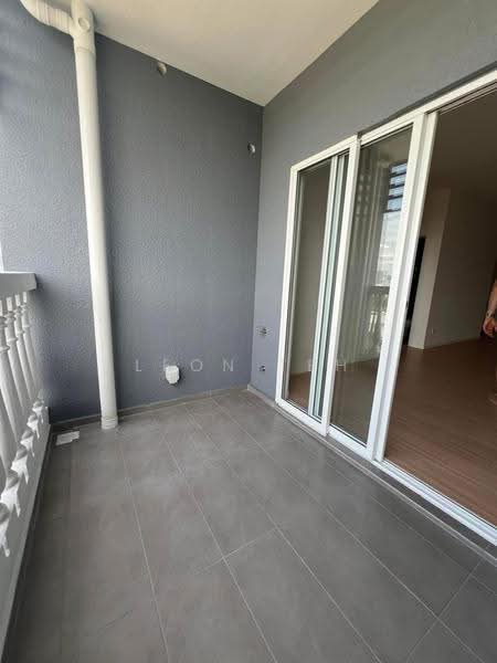 Kediaman Servis untuk Dijual di Tuan 2egacy - Leon Teh - Balcony - PropertyGuru.com.my