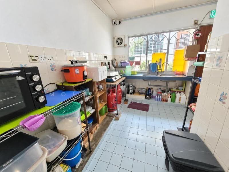 2-storey Terraced House for Sale in BANDAR PUCHONG JAYA (Puchong) - Mohammad Din Majid - Kitchen - PropertyGuru.com.my