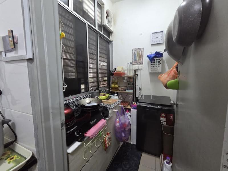 Pangsapuri untuk Dijual di Casa Dahlia - Aniq Azmi - Kitchen - PropertyGuru.com.my