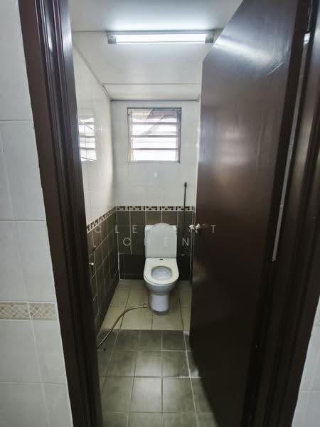 Pejabat untuk Disewa di Bandar Puteri Puchong (Puchong) - Clement Chen - Bathroom - PropertyGuru.com.my