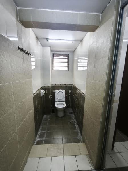 Pejabat untuk Disewa di Bandar Puteri Puchong (Puchong) - Clement Chen - Bathroom - PropertyGuru.com.my