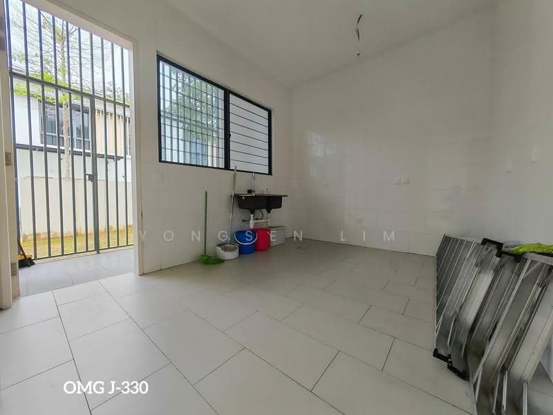 Semi-Detached House for Sale in Setia Alam (Selangor) - Yongsen Lim - Kitchen - PropertyGuru.com.my