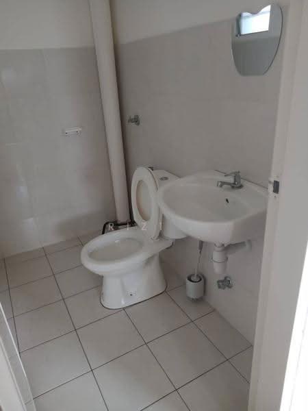 Pangsapuri untuk Disewa di D'Kristal - RIZ1 . - Bathroom - PropertyGuru.com.my