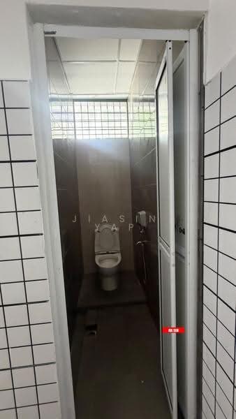Kedai untuk Dijual di Raja Uda (Butterworth) - Jiasin Yap - Bathroom - PropertyGuru.com.my