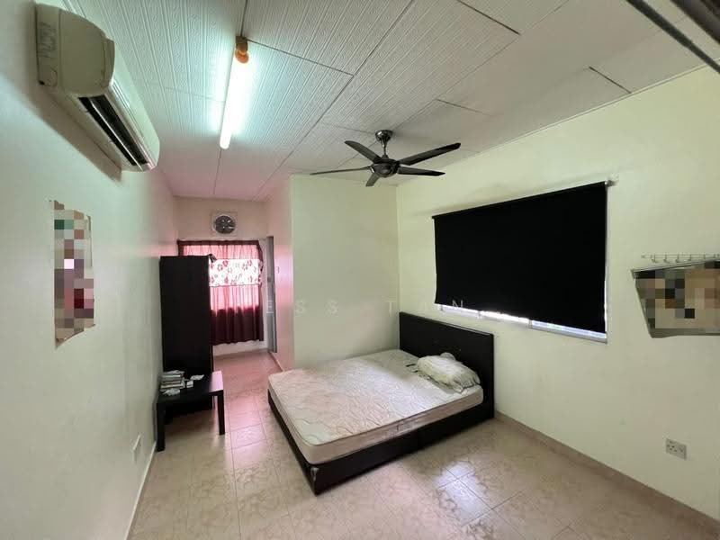 1.5-storey Terraced House for Sale in Kepong Baru (Kepong) - Tess Tan - Bedroom - PropertyGuru.com.my