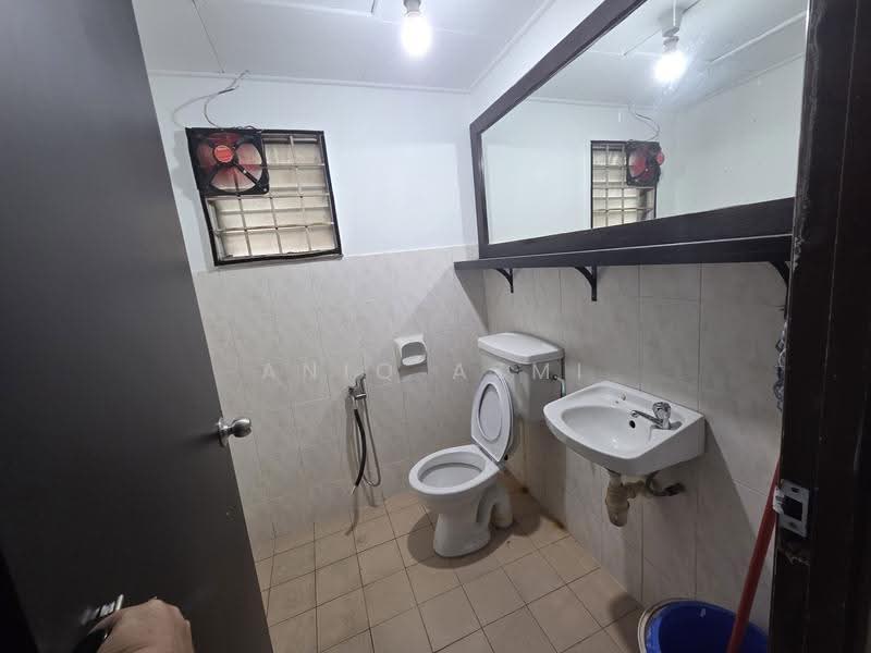 Condominium for Sale at Paradesa Tropica - Aniq Azmi - Bathroom - PropertyGuru.com.my