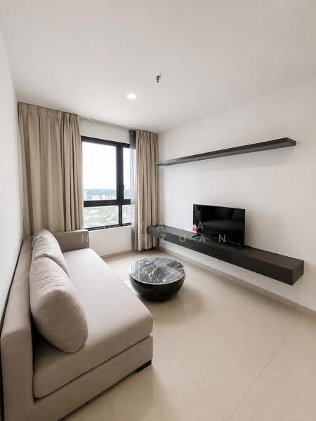 Kediaman Servis untuk Dijual di i-Suite @ i-City - Diyana Norrzuan - Living Room - PropertyGuru.com.my