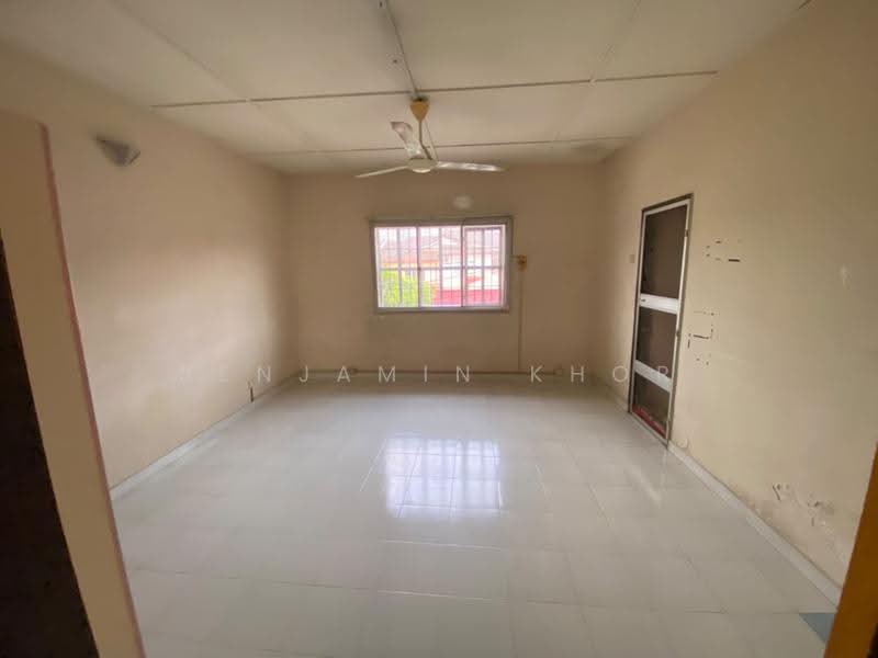 2-storey Terraced House for Sale in Taman Tenaga (Kajang) - Benjamin Khor - Living Room - PropertyGuru.com.my