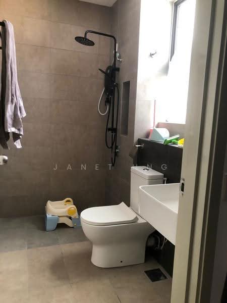 Rumah Teres 2-Tingkat untuk Disewa di Telok Panglima Garang (Selangor) - Janet Hng - Bathroom - PropertyGuru.com.my