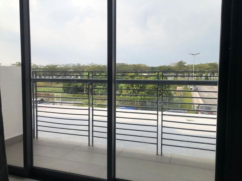 Rumah Teres 2-Tingkat untuk Disewa di Telok Panglima Garang (Selangor) - Janet Hng - Balcony - PropertyGuru.com.my