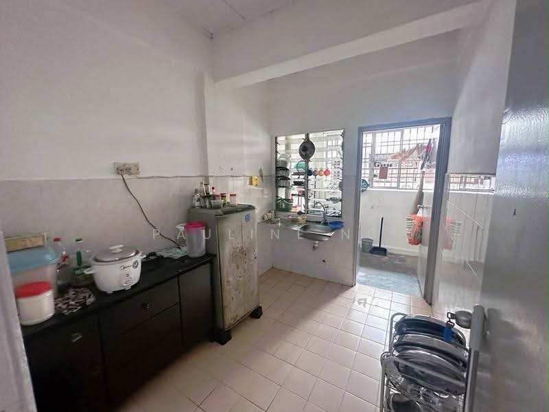 Apartment for Sale at Bayu Puteri 2 - Pauline Ng - Kitchen - PropertyGuru.com.my