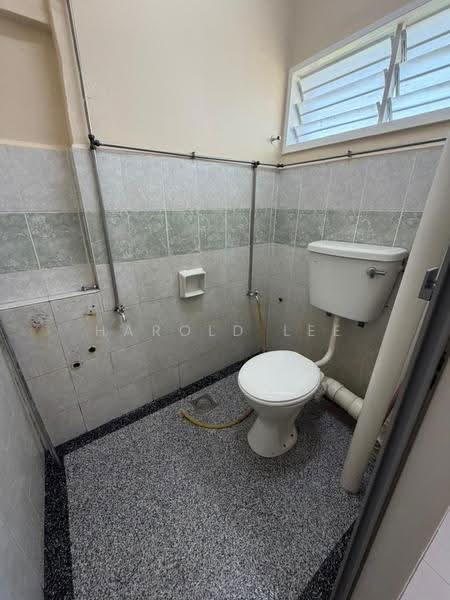 Flat for Sale at Mutiara Idaman 1 - Harold Lee - Bathroom - PropertyGuru.com.my