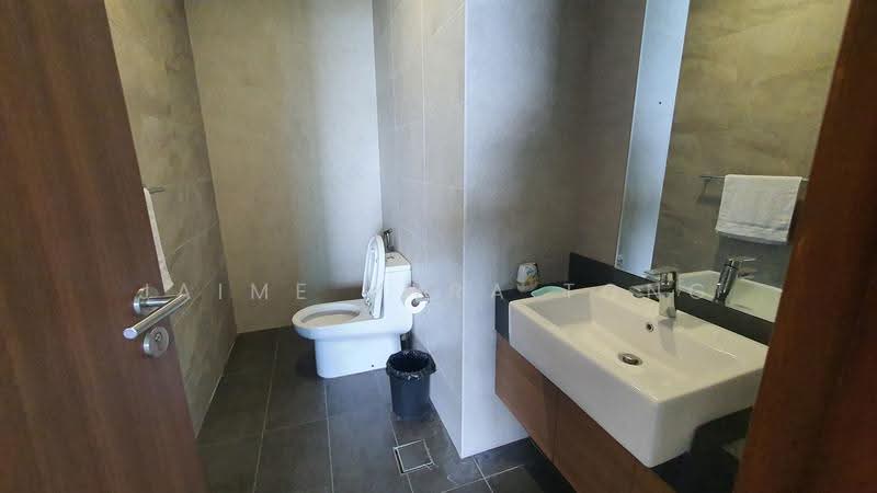 Kondominium untuk Disewa di Harrington Suites - Jaime Myra Tong - Bathroom - PropertyGuru.com.my