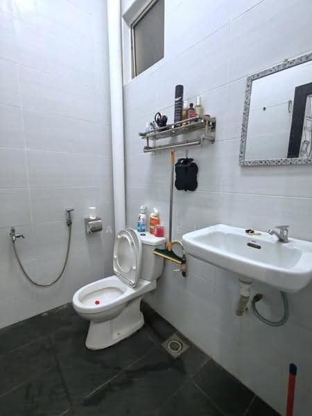 2-storey Terraced House for Sale in Taman Nusa Bestari (Iskandar Puteri (Nusajaya)) - Karl Lim - Bathroom - PropertyGuru.com.my