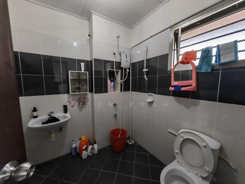 2-storey Terraced House for Sale in Bandar Dato Onn (Tebrau) - Yi En Puah - Bathroom - PropertyGuru.com.my