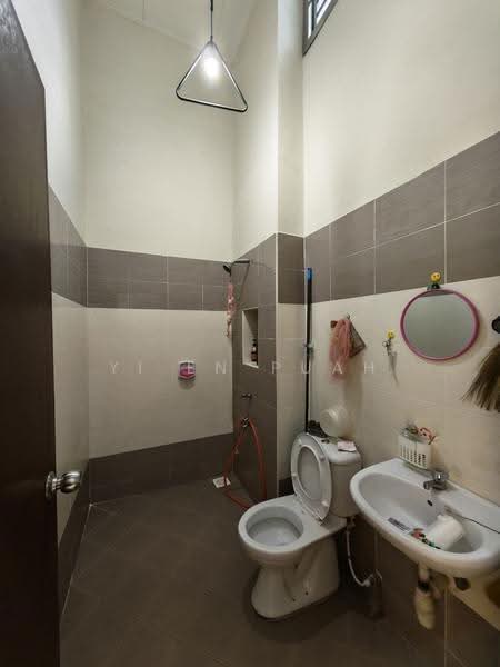 2-storey Terraced House for Sale in Bandar Dato Onn (Tebrau) - Yi En Puah - Bathroom - PropertyGuru.com.my