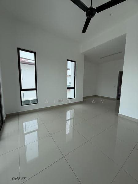 Cluster House for Sale in Shah Alam (Selangor) - Elaine Tan - Living Room - PropertyGuru.com.my