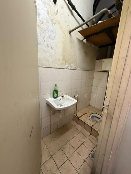 Shop for Sale in Taman Masai Utama (Masai) - Zack Chow - Bathroom - PropertyGuru.com.my