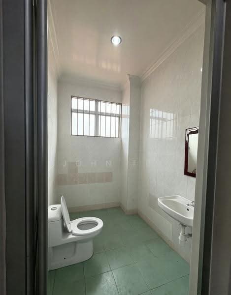 Semi-Detached House for Sale in Taman Mesra Indah (Klang) - John Tee - Bathroom - PropertyGuru.com.my