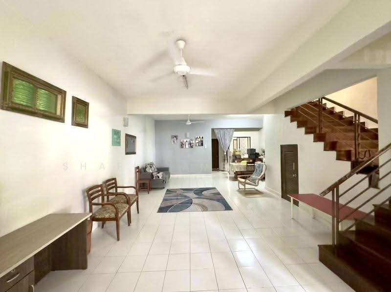 Rumah Teres 2-Tingkat untuk Dijual di Subang Bestari (Shah Alam) - Shafiq Amerudin - Living Room - PropertyGuru.com.my