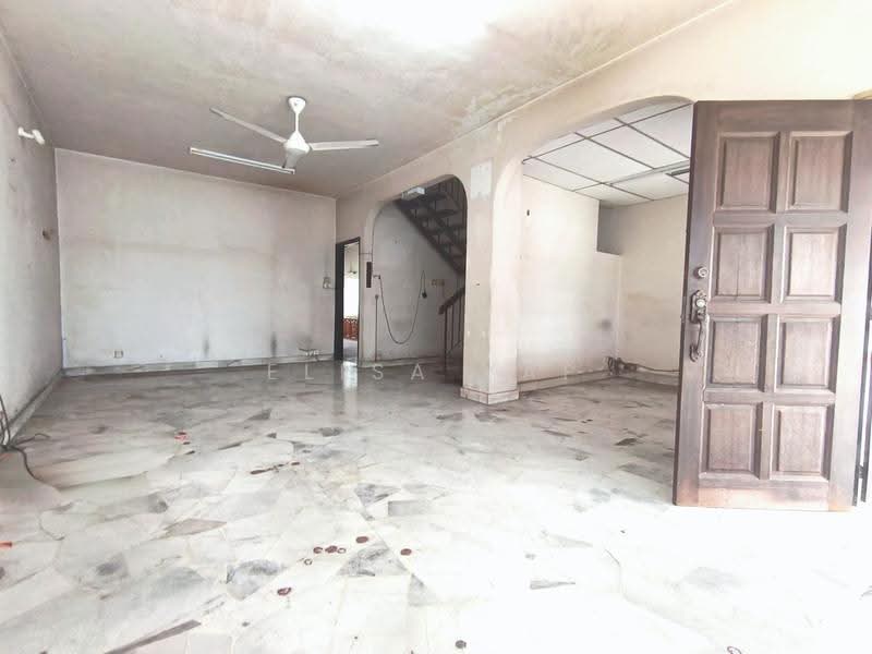 2-storey Terraced House for Sale in Taman Bukit Maluri (Kepong) - Elisa Yap - Living Room - PropertyGuru.com.my