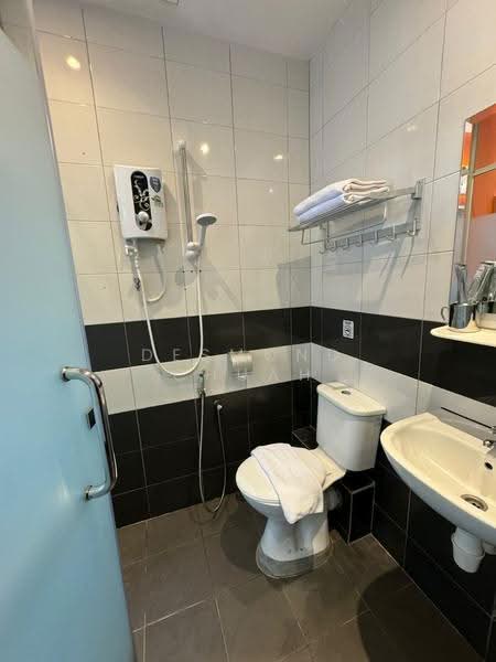 Hotel / Resort for Sale in George Town (Penang) - Desmond Chuah - Bathroom - PropertyGuru.com.my