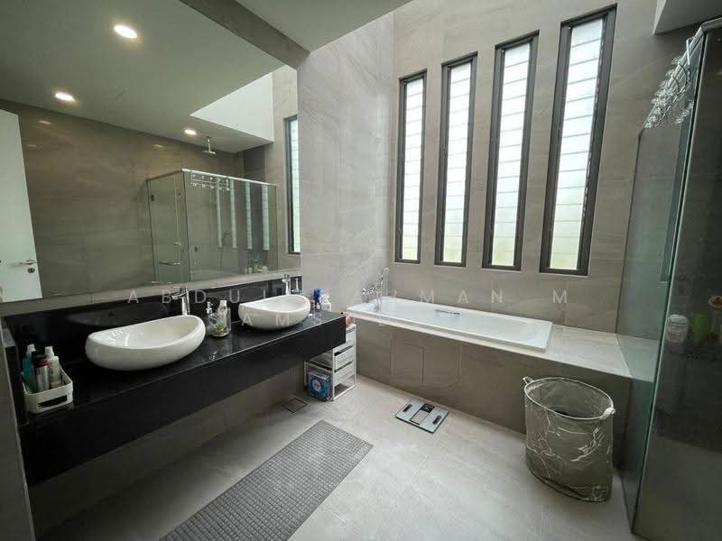 Semi-Detached House for Sale in Cyber 9 (Cyberjaya) - Abdul Rahman M Samsudeen - Bathroom - PropertyGuru.com.my