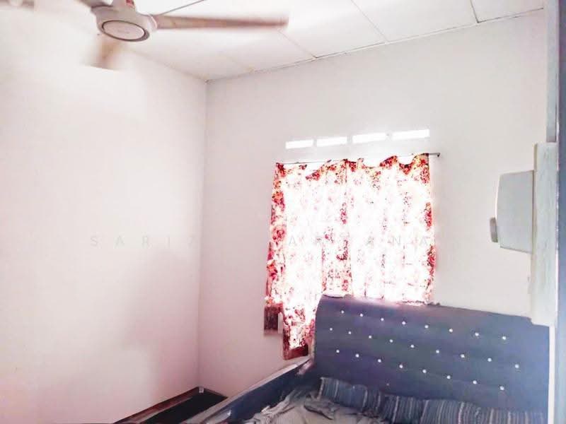 Rumah Teres untuk Dijual di Taman Banting Baru (Banting) - Sariza Hartanah - Bedroom - PropertyGuru.com.my
