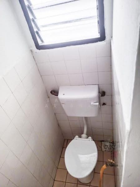 Rumah Teres untuk Dijual di Taman Banting Baru (Banting) - Sariza Hartanah - Bathroom - PropertyGuru.com.my