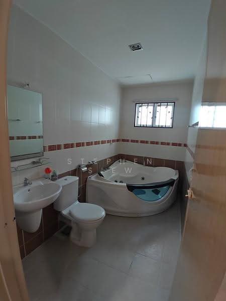 2.5-storey Terraced House for Sale in Panorama Lapangan Perdana (Ipoh) - Stephen Siew - Bathroom - PropertyGuru.com.my