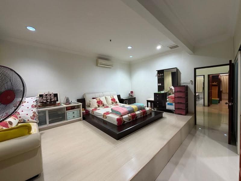 Rumah Teres 2-Tingkat untuk Dijual di Paya Terubong (Ayer Itam) - Hong . - Bedroom - PropertyGuru.com.my