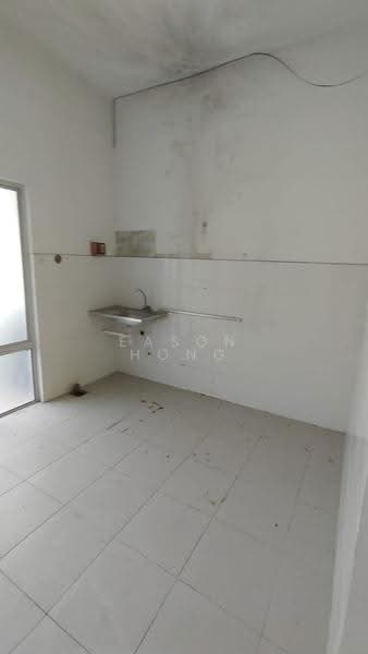 2-storey Terraced House for Rent in Puncak Alam (Selangor) - Eason Hong - Kitchen - PropertyGuru.com.my