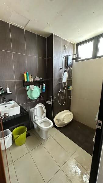 Service Residence for Sale at D'Secret Garden (Pangsapuri Kempas Indah) - Ben Foo - Bathroom - PropertyGuru.com.my