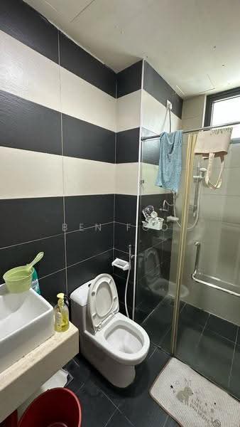 Service Residence for Sale at D'Secret Garden (Pangsapuri Kempas Indah) - Ben Foo - Bathroom - PropertyGuru.com.my