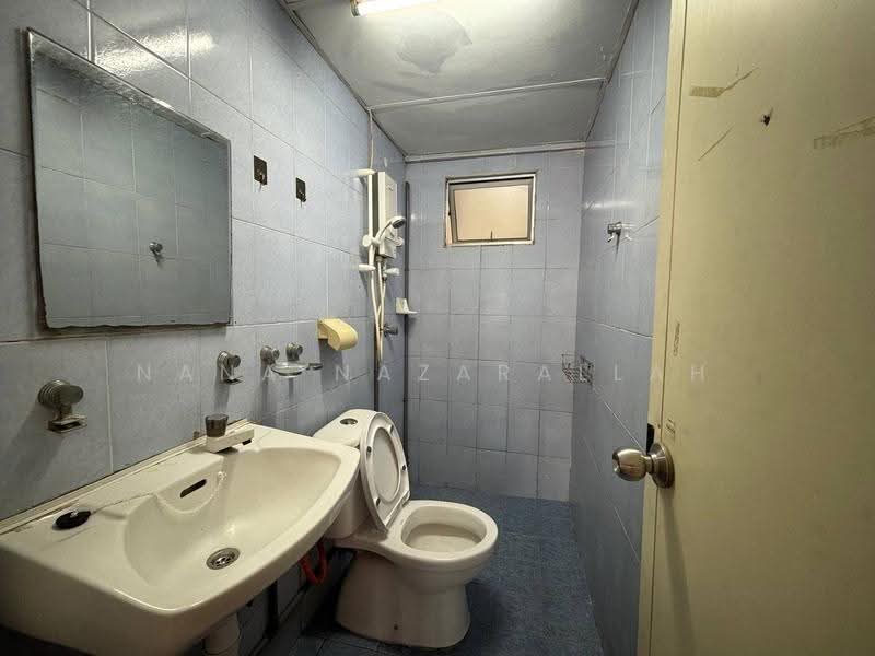 Kondominium untuk Dijual di Angkasa Condominiums - Nana Nazarallah - Bathroom - PropertyGuru.com.my