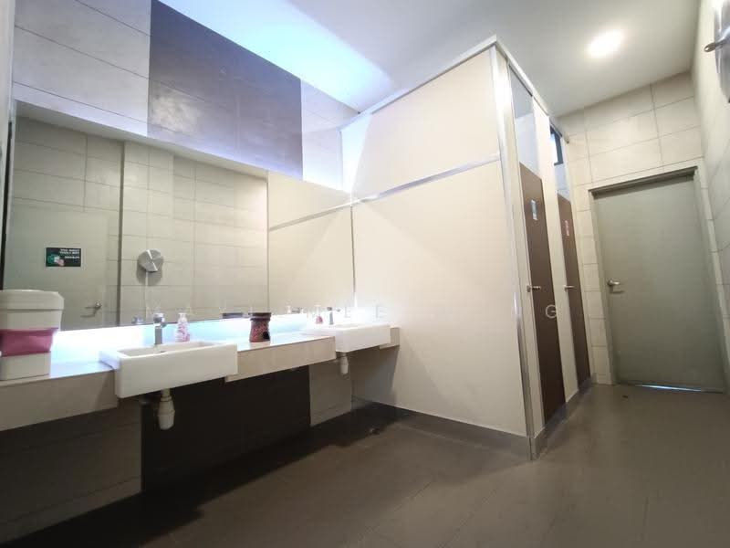 Kilang Terpisah untuk Disewa di Balakong (Selangor) - Maylimee Wong - Bathroom - PropertyGuru.com.my