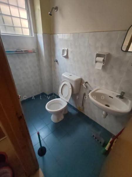 2-storey Terraced House for Rent in Bandar Putra Permai (Seri Kembangan) - Calvin Fong - Bathroom - PropertyGuru.com.my