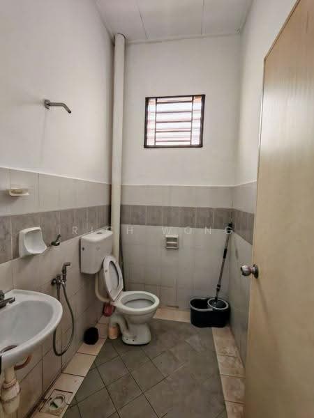 1-storey Terraced House for Sale in Taman JP Perdana (Johor Bahru) - Rich Wong - Bathroom - PropertyGuru.com.my