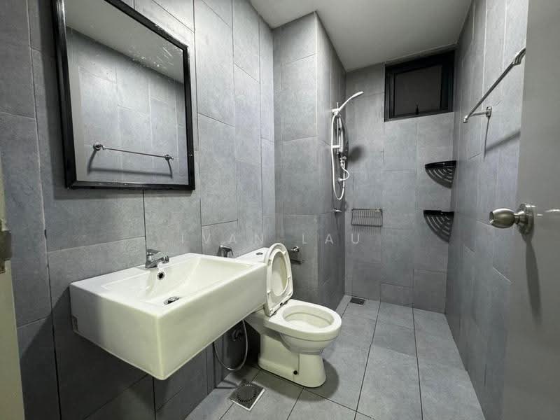 Kediaman Servis untuk Dijual di M Vertica - Ivan Lau - Bathroom - PropertyGuru.com.my
